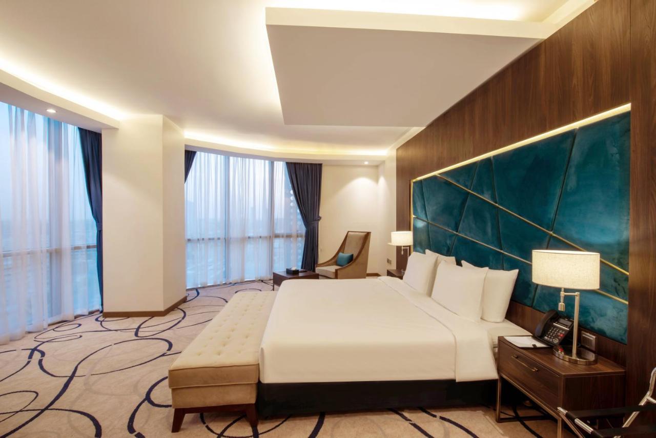 Warwick Riyadh Hotel Exterior foto