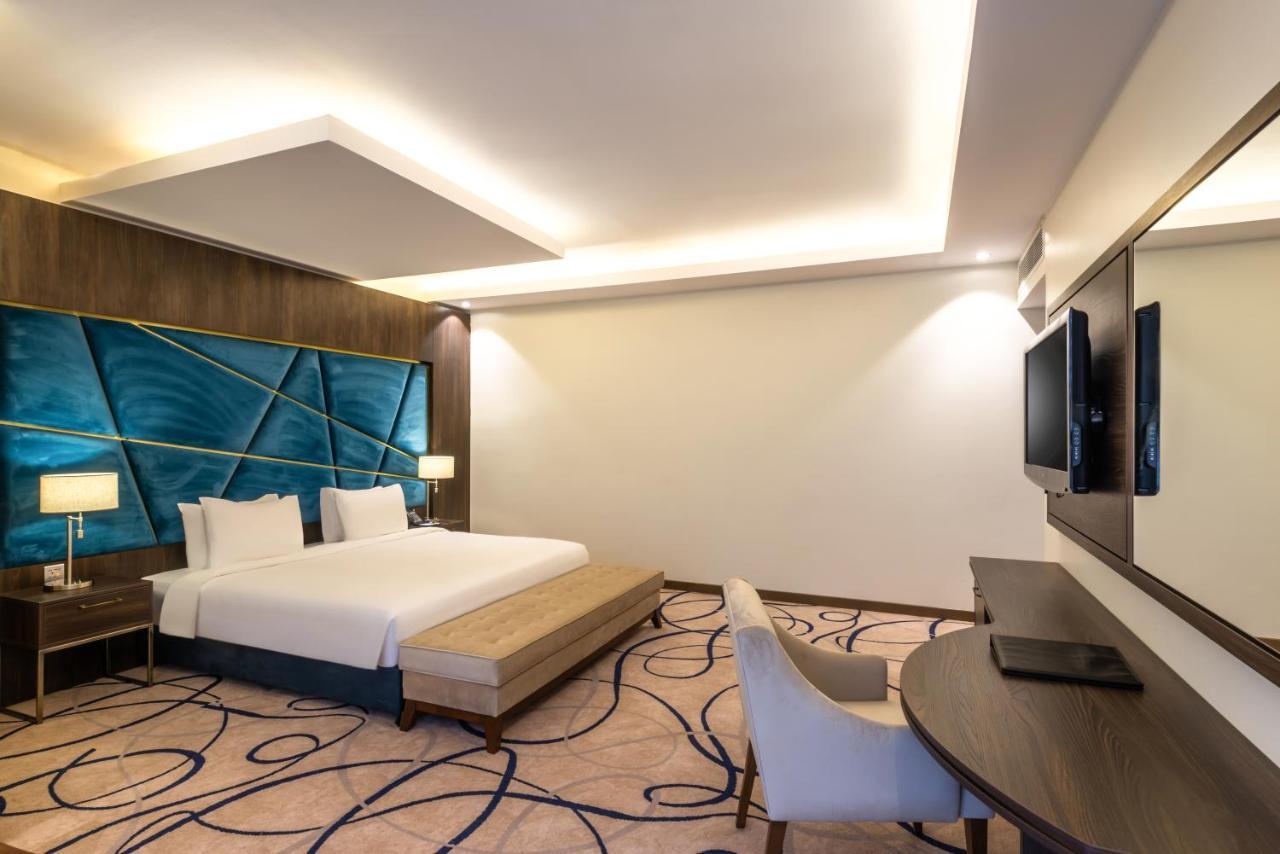 Warwick Riyadh Hotel Exterior foto