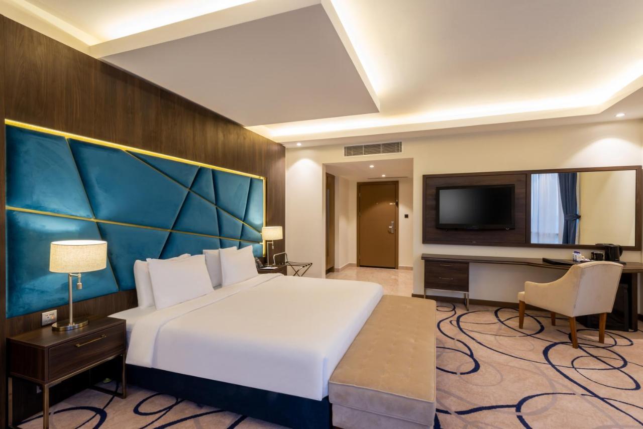 Warwick Riyadh Hotel Exterior foto