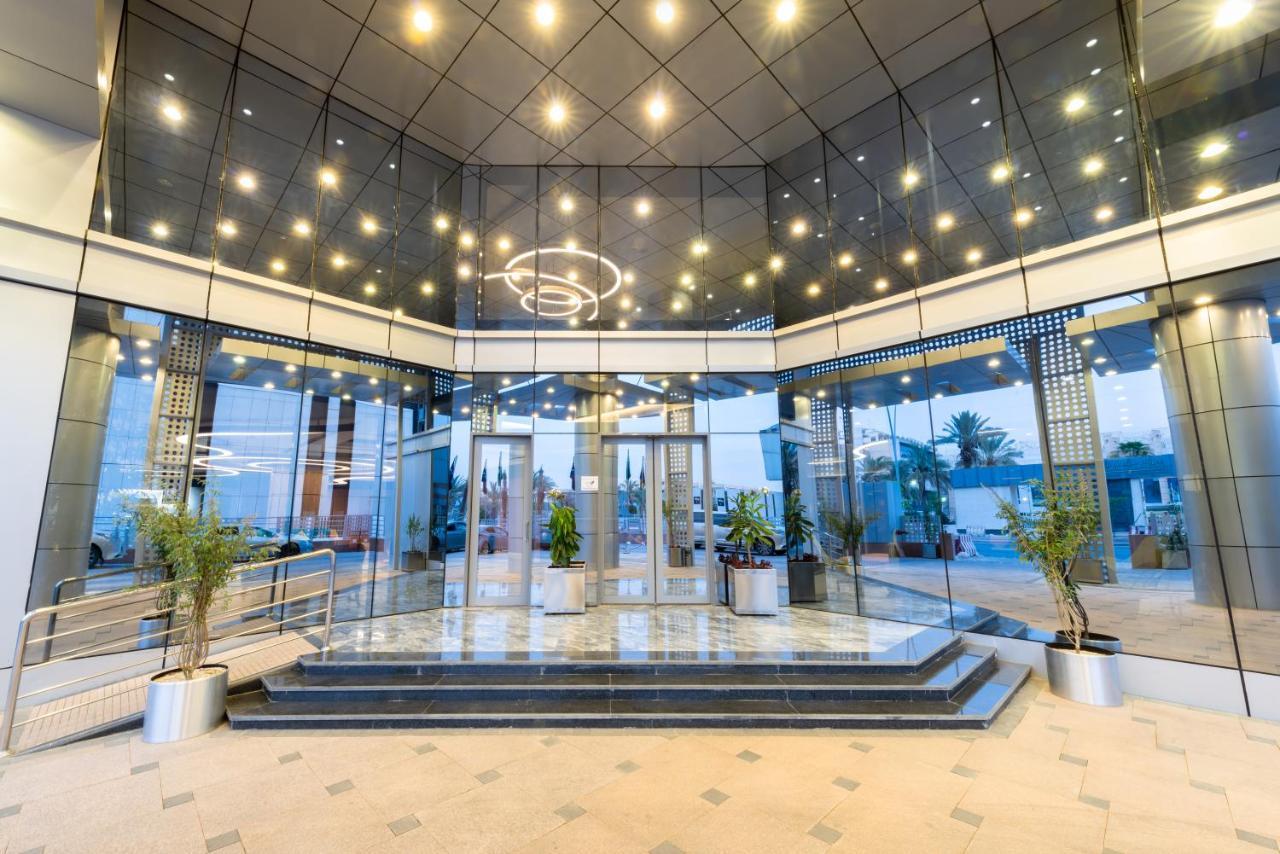 Warwick Riyadh Hotel Exterior foto